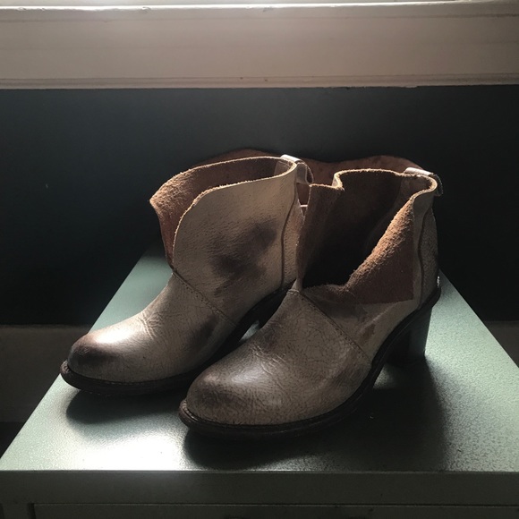 HOLDING HORSES Slice Ankle Booties, Leather, 6 - Picture 3 of 6